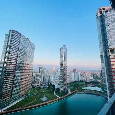 Appartement Lüks Site ıçerisinde Havuz Olanaklı Ev